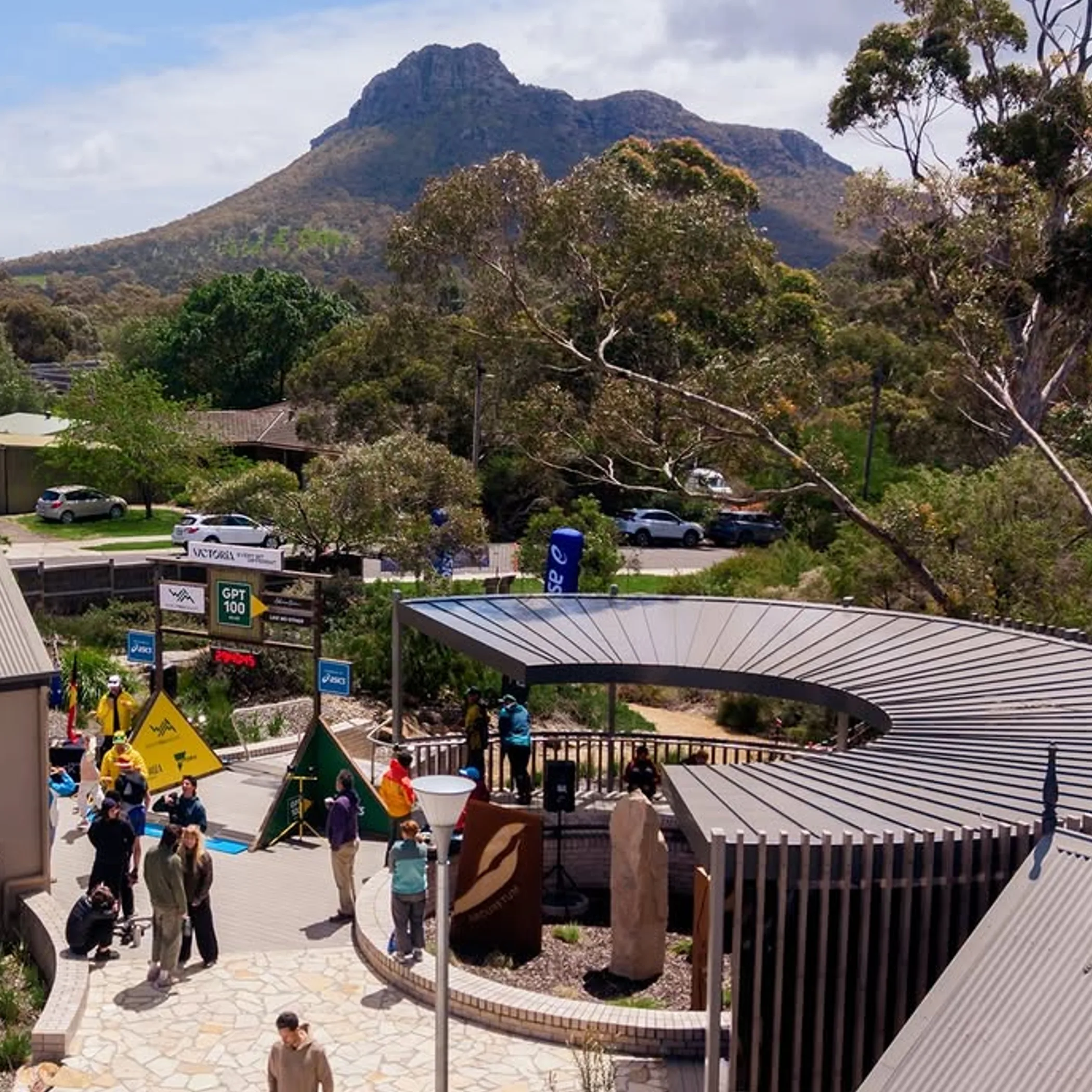 dunkeld visitor hub with grampians mountain background